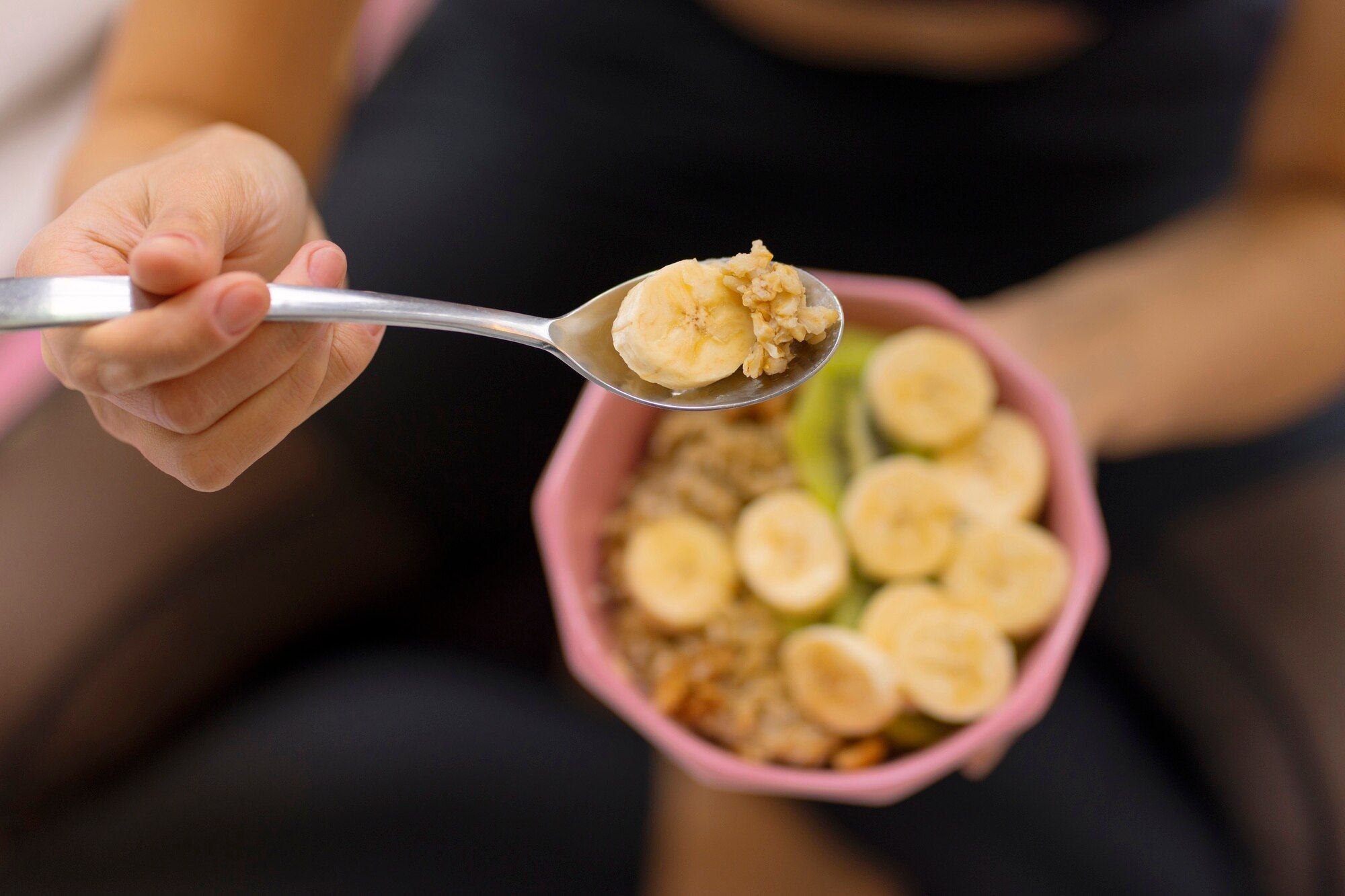 Makan camilan sehat pada malam hari.jpg