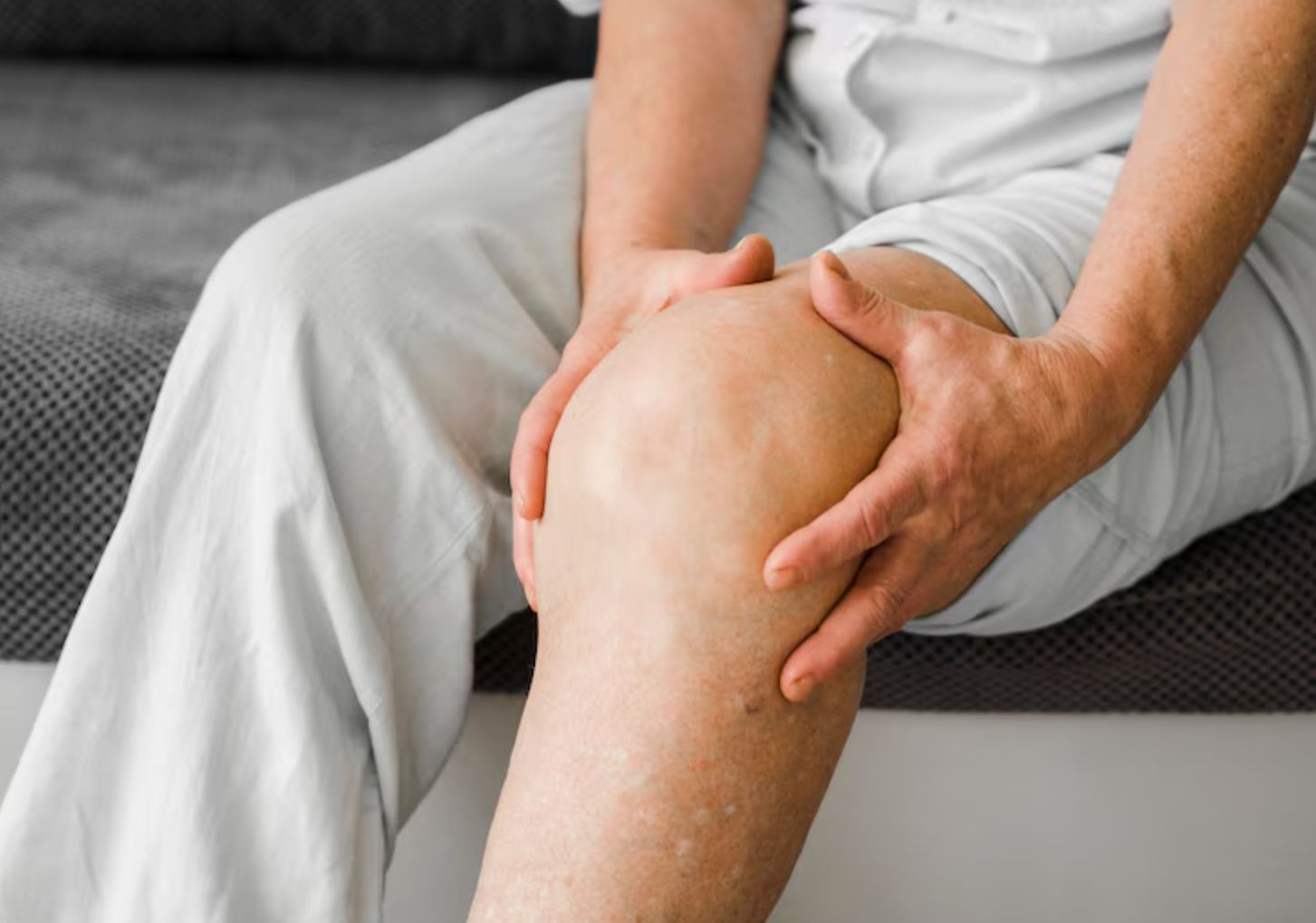 Penyebab Lutut Sakit dan Cara Mengatasinya.jpg